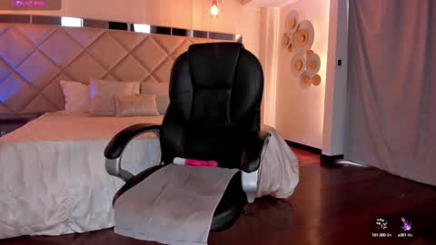 Jenna Olson  online show from January 8, 2025, 9:34 pm