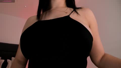 Jenna Olson  online show from December 17, 2025, 6:25 pm