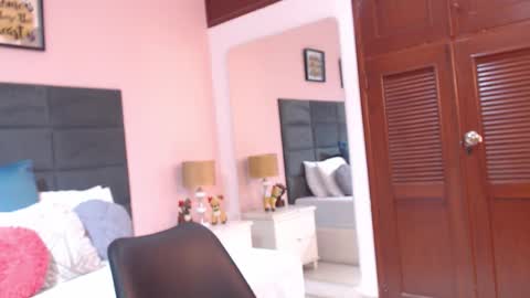 jenner_madison online show from November 8, 2025, 10:04 am