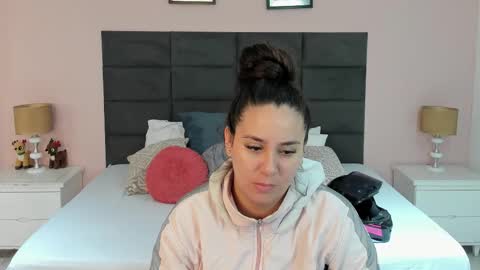 jenner_madison online show from December 20, 2025, 11:17 am