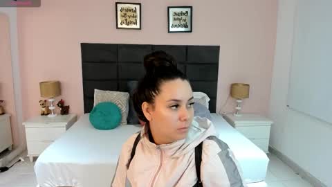 jenner_madison online show from January 7, 2026, 11:12 am