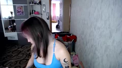 Snapshot of jenniedeparis chatting on November 27, 2025, 10:28 am jenniedeparis online show from November 27, 2025, 10:28 am