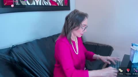 Jennie online show from November 8, 2025, 12:16 pm