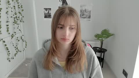 Snapshot of jenniestar chatting on April 25, 2026, 12:08 pm Karla online show from April 25, 2026, 12:08 pm
