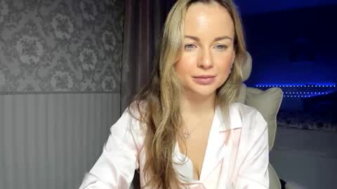 Jennifer online show from March 1, 2026, 12:01 am