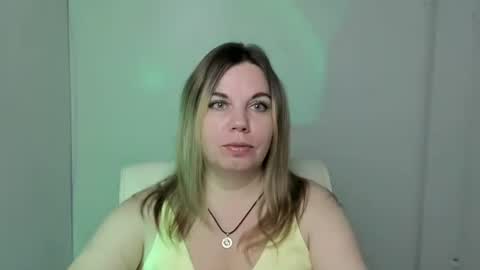 Jennifer online show from October 18, 2025, 5:43 am