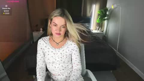 Snapshot of jennifer_perezz chatting on June 10, 2026, 5:12 pm Jennifer Perezz online show from June 10, 2026, 5:12 pm