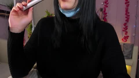 Snapshot of jennimurr chatting on December 19, 2025, 1:40 pm Jenni online show from December 19, 2025, 1:40 pm