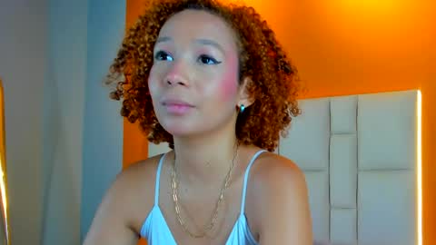 jenny__lawrence online show from April 19, 2026, 3:50 am