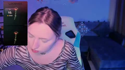 Snapshot of jenny__luv chatting on December 28, 2024, 7:44 am Jenny online show from December 28, 2024, 7:44 am