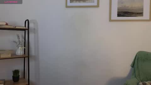 Snapshot of jenny_bonf chatting on November 9, 2025, 1:20 pm Sofi online show from November 9, 2025, 1:20 pm