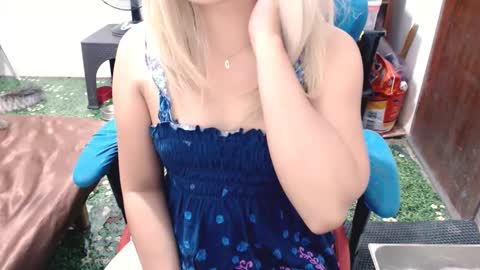 Snapshot of jenny_fromphil chatting on February 28, 2025, 8:42 am Jenny online show from February 28, 2025, 8:42 am