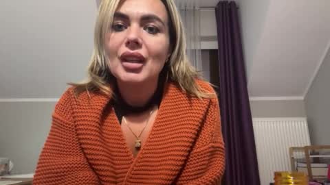 Snapshot of jenny_play1 chatting on October 2, 2025, 2:46 pm Jenny online show from October 2, 2025, 2:46 pm