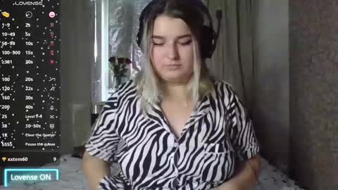 Snapshot of jenny_smitx chatting on October 20, 2025, 7:31 am jenny_smitx online show from October 20, 2025, 7:31 am