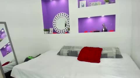 jenny_towers online show from November 9, 2025, 7:01 pm