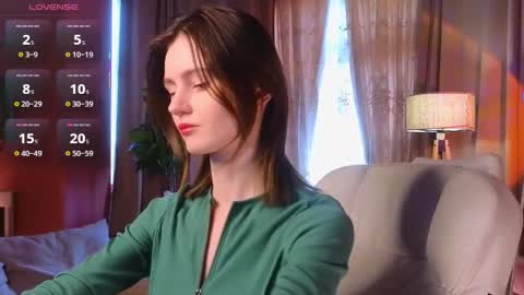 jennyfer_me online show from October 12, 2025, 11:31 am