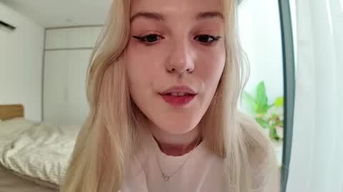 Jen  online show from March 6, 2025, 6:08 am