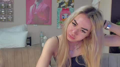 Hi hi We are Jessie and Betti online show from December 6, 2024, 5:53 am