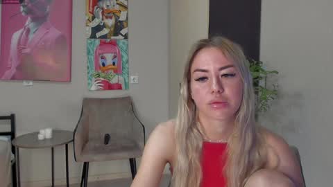 Hi hi We are Jessie and Betti online show from January 24, 2025, 5:42 am