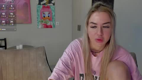 Hi hi We are Jessie and Betti online show from February 2, 2025, 6:48 am