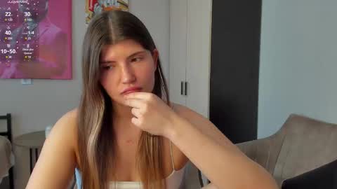 Hi hi We are Jessie and Betti online show from March 9, 2025, 8:07 am