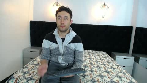 Jeremmyandstacy online show from January 23, 2025, 12:19 pm