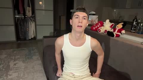 jeremy1scott online show from November 15, 2025, 3:26 am