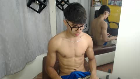 Snapshot of jeremy_job chatting on May 16, 2026, 12:04 pm Jeremy online show from May 16, 2026, 12:04 pm