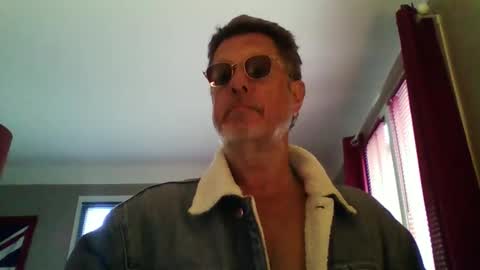 jerflor online show from March 18, 2026, 2:42 pm