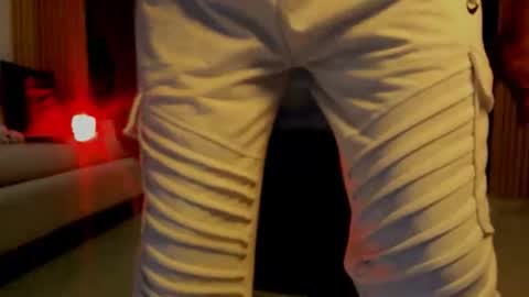 Snapshot of jerr_max1 chatting on May 25, 2026, 5:24 am jerr_max1 online show from May 25, 2026, 5:24 am