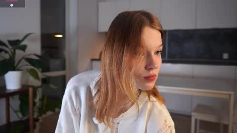 Molly online show from December 19, 2025, 3:19 pm