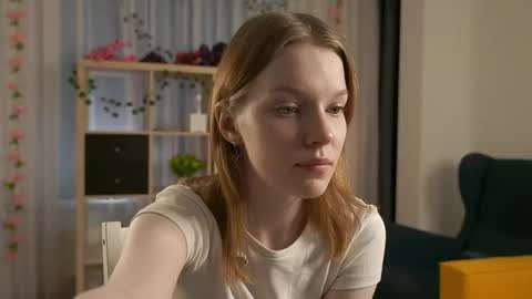 Molly online show from December 23, 2025, 4:10 am