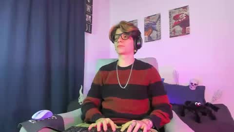 Angelo online show from October 23, 2025, 1:49 am