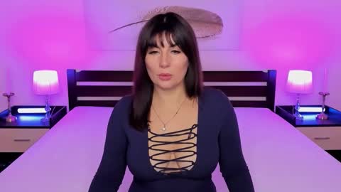 JESS online show from October 19, 2025, 7:14 pm