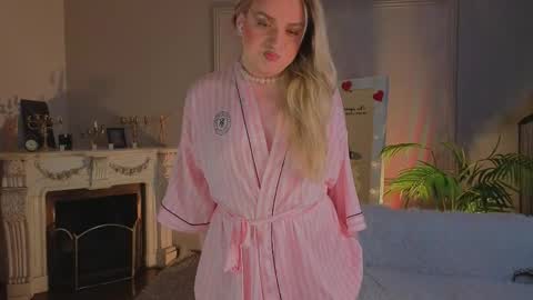 Snapshot of jes_solar chatting on April 17, 2026, 9:07 pm jes_solar online show from April 17, 2026, 9:07 pm