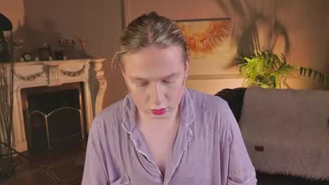 Snapshot of jes_solar chatting on May 7, 2026, 10:04 pm jes_solar online show from May 7, 2026, 10:04 pm
