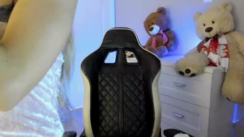 Snapshot of jess1ca_rabb1t chatting on January 25, 2025, 2:47 pm jess1ca_rabb1t online show from January 25, 2025, 2:47 pm