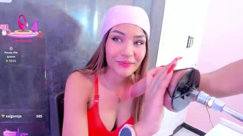 Jess  online show from November 1, 2025, 7:49 pm