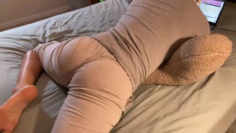 Snapshot of jessesbubble chatting on January 11, 2026, 11:43 pm Jesse online show from January 11, 2026, 11:43 pm