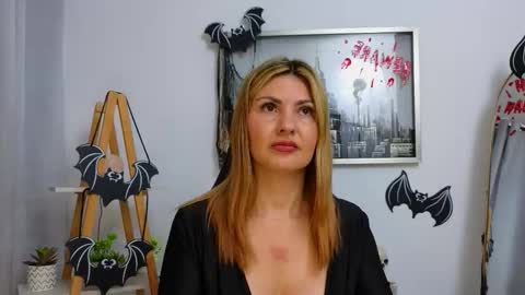 bella  adams online show from October 27, 2025, 10:03 pm