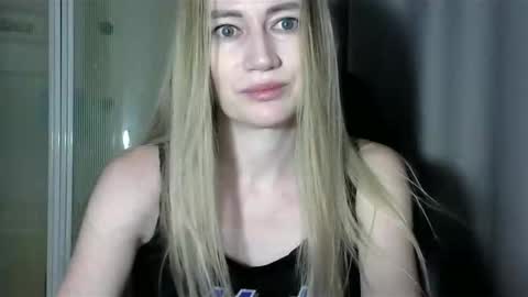 Snapshot of jessfox1 chatting on December 14, 2024, 12:33 am JessFox1 online show from December 14, 2024, 12:33 am
