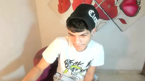 jesshot_bigcock online show from July 28, 2026, 2:51 am