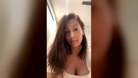 Snapshot of jessi_dreams chatting on May 10, 2026, 1:33 am Jessica Gomez online show from May 10, 2026, 1:33 am