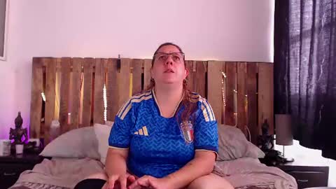 Snapshot of jessi_jones01 chatting on June 22, 2026, 12:24 pm Big Jones online show from June 22, 2026, 12:24 pm