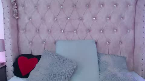 Jessica  online show from November 8, 2025, 6:07 pm