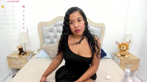 jessica  cortes online show from December 19, 2025, 3:35 am
