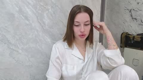 Jessy online show from November 15, 2025, 5:16 am