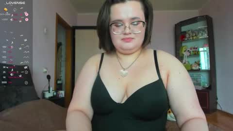 Natalia online show from March 27, 2026, 6:52 am