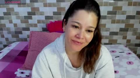 jessimodel independient online show from June 4, 2026, 9:43 pm