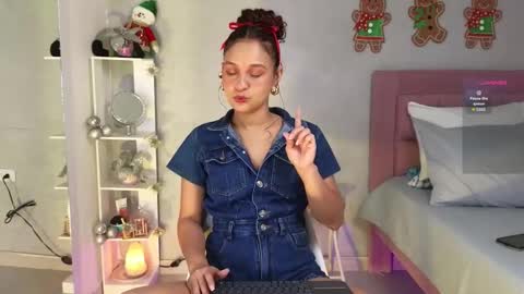 Snapshot of jessica_tom_ chatting on December 22, 2025, 2:47 pm Jessica online show from December 22, 2025, 2:47 pm